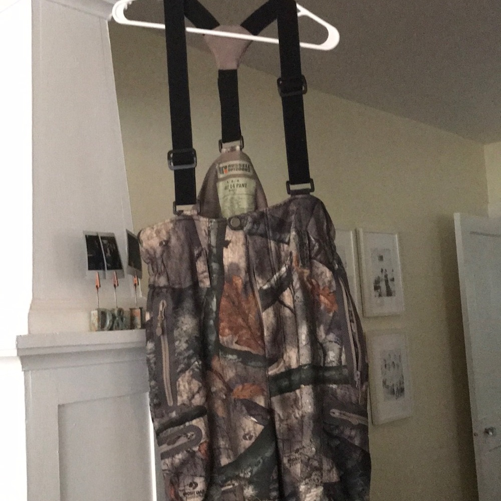 ❌SOLD❌Mossy oak camouflage bibs